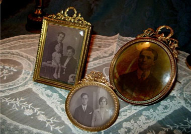 Classic small gilded frames