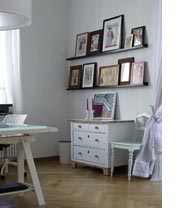 Etagere A Tableau picture ledges picture shelves and picture rails Etagere A Tableau picture ledges picture shelves and picture rails