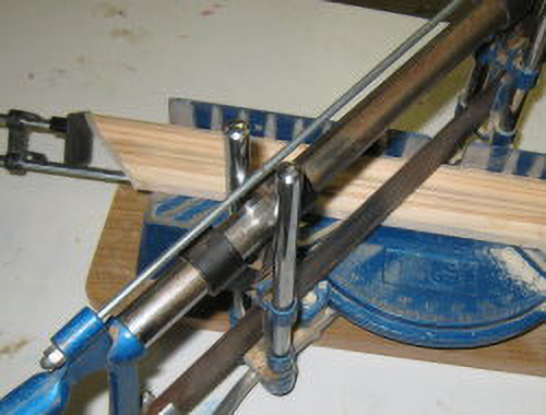 cutting moulding with the stop block