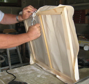 canvas tensionning on the frame