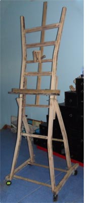 Recycling easel with chairs